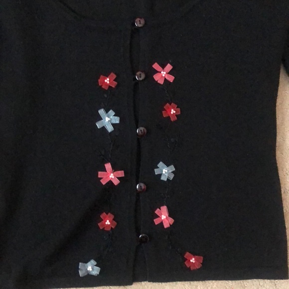 Vintage Flower Design Sweater - Picture 8 of 9